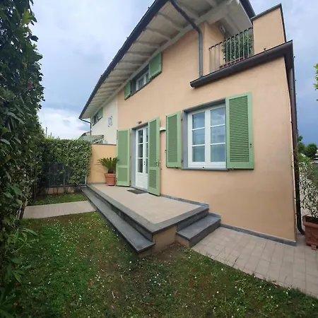 La Casa Di Elena Versilia - Two Apartments Marina di Pietrasanta Buitenkant foto