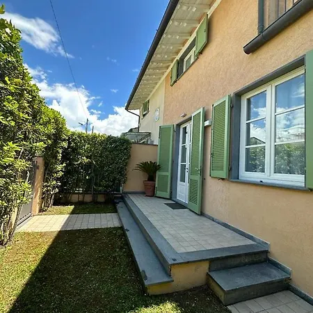 La Casa Di Elena Versilia - Two Apartments Marina di Pietrasanta Buitenkant foto