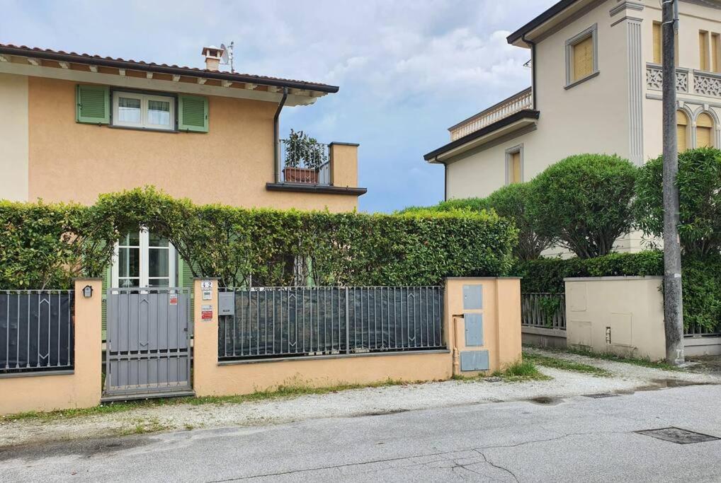 La Casa Di Elena Versilia - Two Apartment *